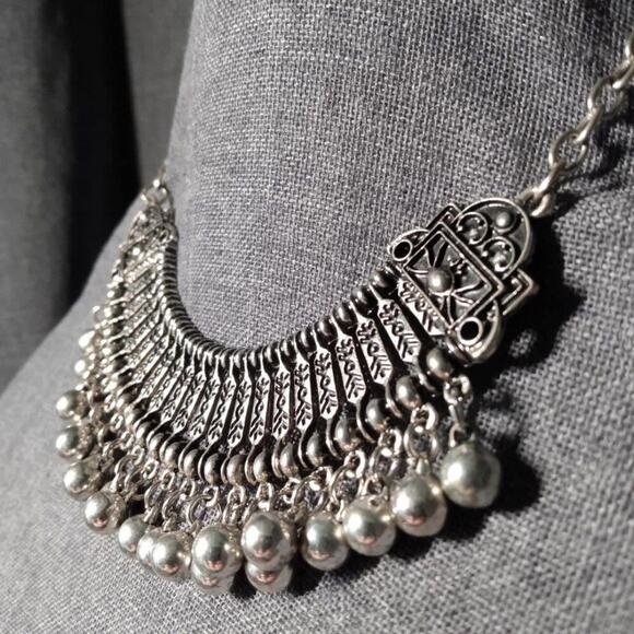 Vintage Boho Silvertone Collar Necklace with Charm Dangles - Picture 3 of 4